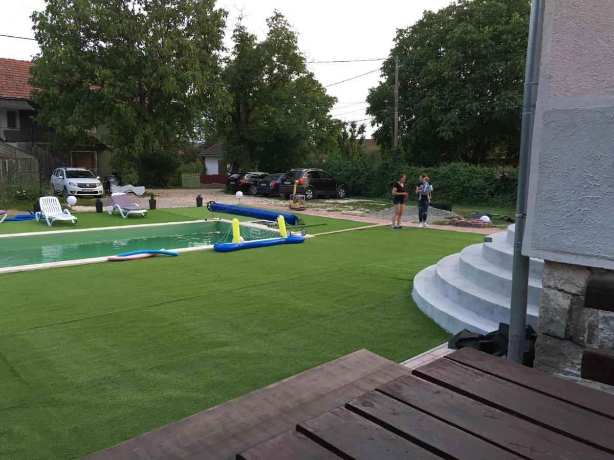 Pensiunea Apolka Panzió Covasna Exterior foto