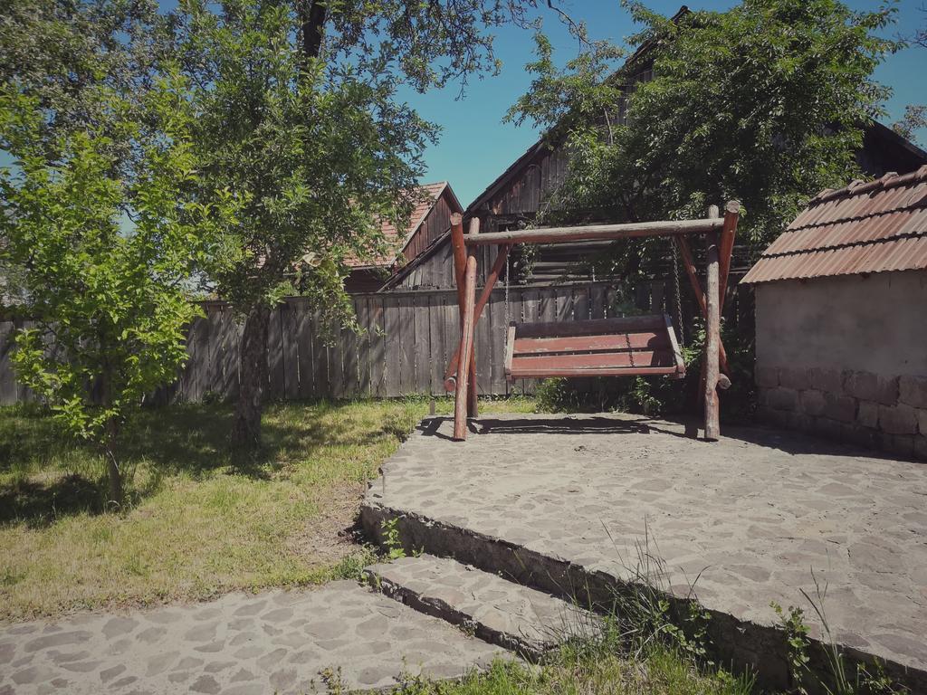 Pensiunea Apolka Panzió Covasna Exterior foto