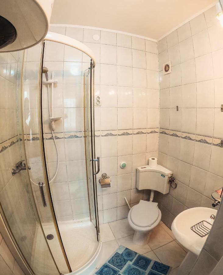 Pensiunea Apolka Panzió Covasna Exterior foto
